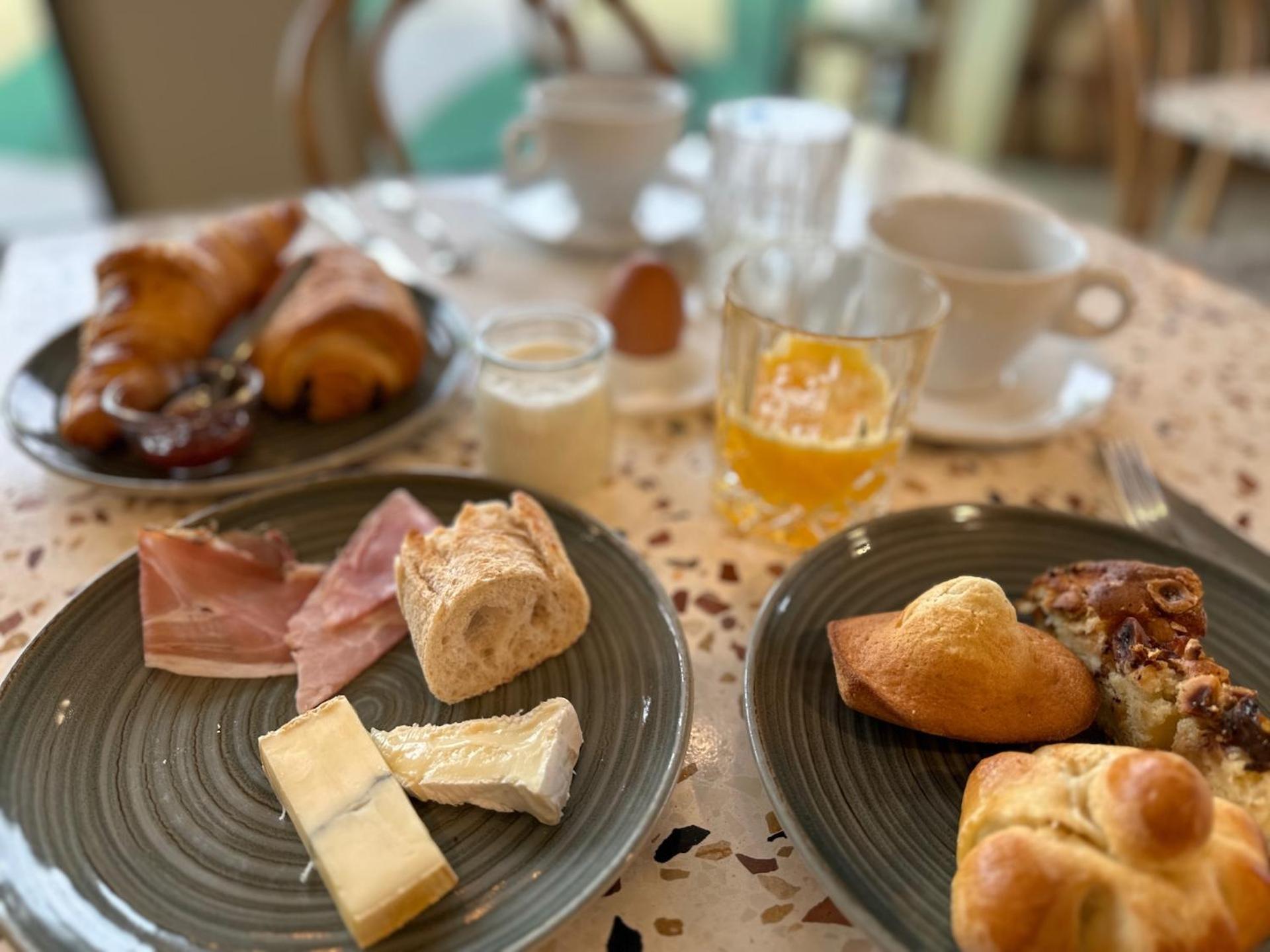 Logis Hotel & Restaurant Le Vert Bocage Franqueville-Saint-Pierre Esterno foto